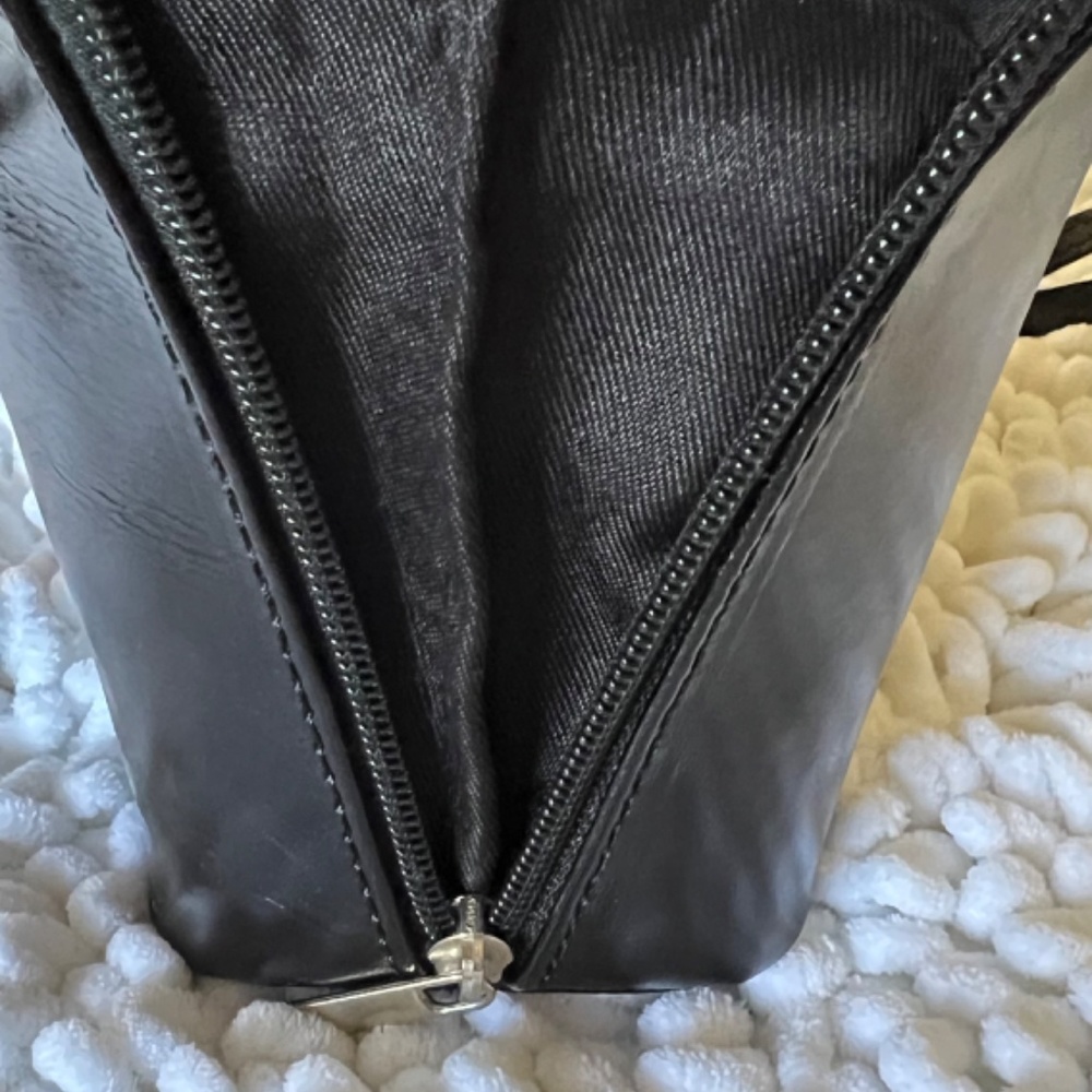 Black Crossbody Made in Italy Bag - Picture 6 of 16